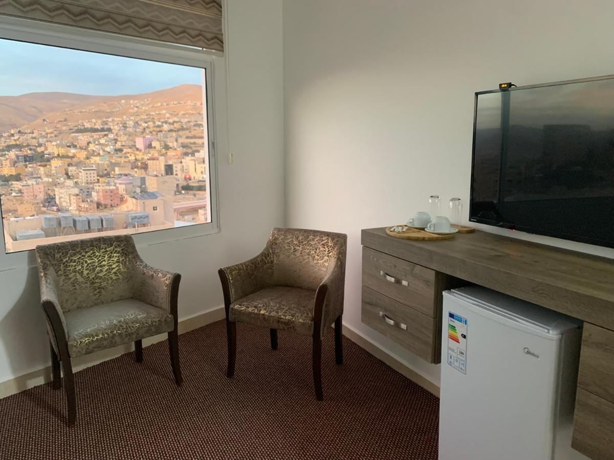 Asad Apt. Wadi Musa Buitenkant foto